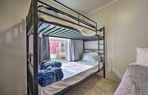 Cassopolis Cabin, Private Deck and Lake Access! - Foto 16