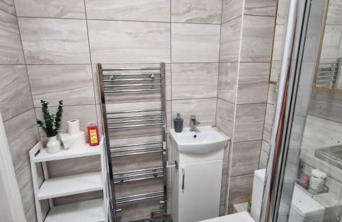 Cosy and Luxurious Home - Photo 13