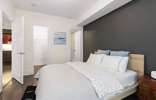 Lanterra Downtown Cn Tower - Photo 11