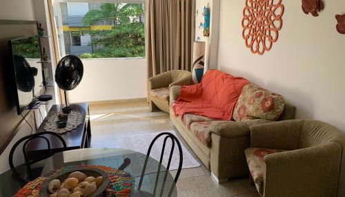 Apartamento Praia das Astúrias, 2 minutos de caminhada para praia, piscina, garagem demarcada, cama Queen - Foto 1