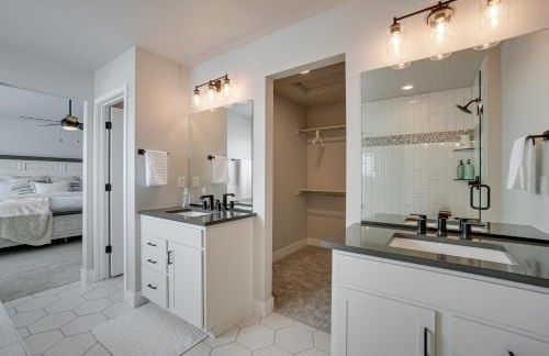 Family-Friendly Townhome about 2 Mi to Windsor Lake! - Foto 18