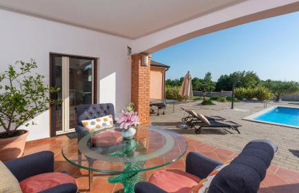 Beautiful Villa Sveta Anna with jacuzzi in Tinjan - Foto 39