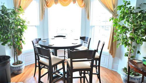 Stone Mansion Sleeps 10-20 Free TV & Parking - Foto 3