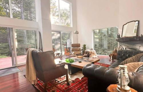 Unique and Private 25ft Waterfall House in Hunter - Foto 13