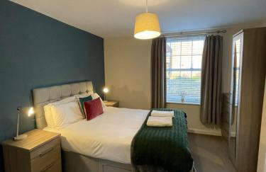 Large Apartments next to East Midlands Airport with Free Gated Parking! - Photo 42