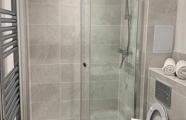 Inviting 2-bed Apartment in Grays - Photo 18