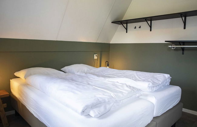 Carefully Furnished House with Bath near Mookerplas - Photo 4