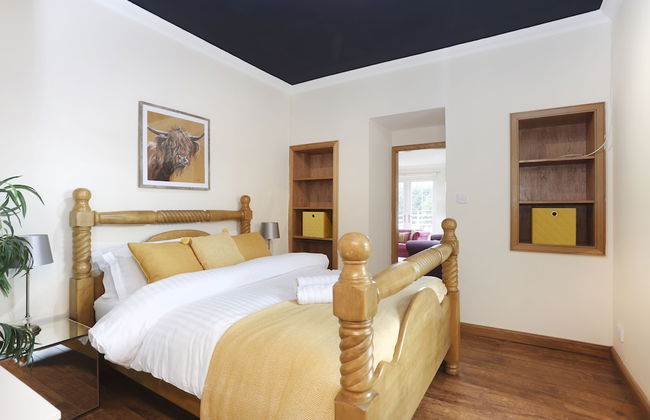 JOIVY Greenknowes Estate With Hot Tub And Bar - Foto 18