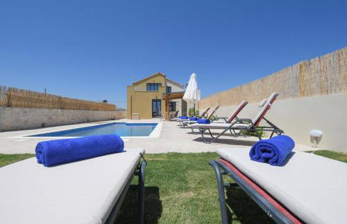 Arismari Villa - Heated Private Pool - Photo 5
