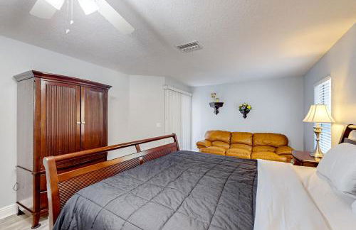 Poolside Oasis! Family-Friendly Summerfield Escape - Foto 16