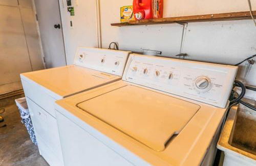 Arden Family Home BBQ Big Kitchen Backyard Pet W/D - Photo 44