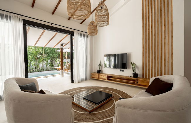 Udara by EVDEkimi - Spacious 4BR Pool villa with Lush garden at Artistic Center of Ubud - Foto 33