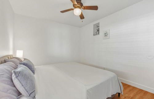 Spacious 4BR House Free Parking w Backyard BBQ - Foto 22