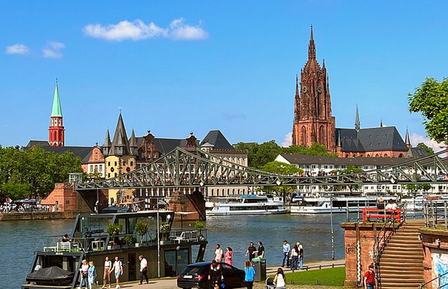 Discover the Heart of Frankfurt - City Tour in German - Photo 2