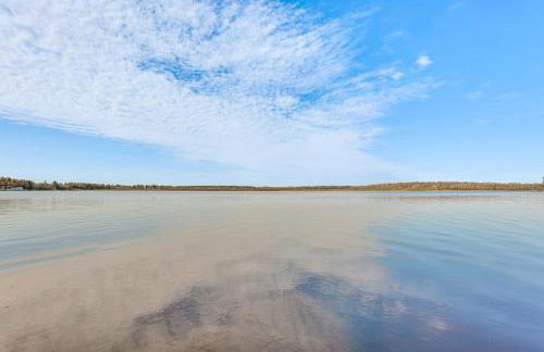 Dock and Views Lake Mitchell Home in Cadillac! - Foto 29