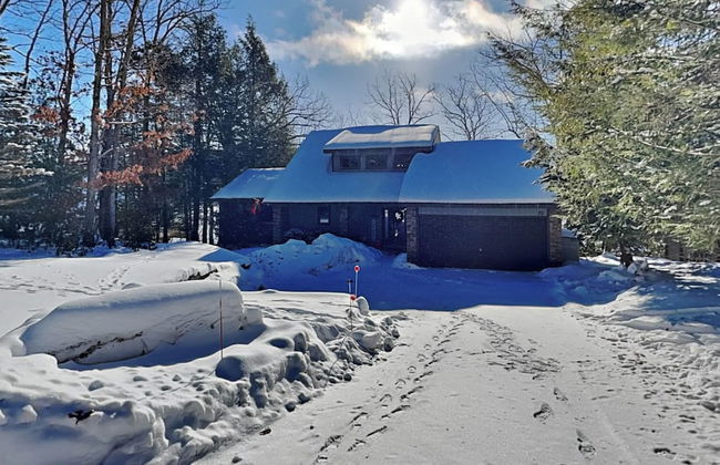 Lured by the Lake - Foto 48