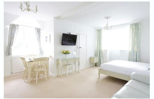 The Old Stables - Photo 1