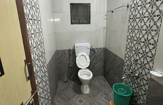 Savitri Bungalow - Photo 12