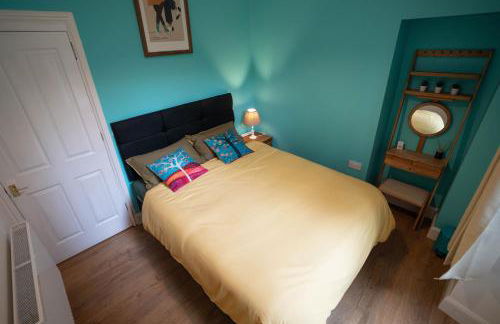 Stylish Apartment in Edinburgh 5 beds 3 Bedrooms - Photo 5