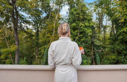 Charming Villa Harmonia with Heated pool and Indoor Jacuzzi surrounded by nature - Photo 15