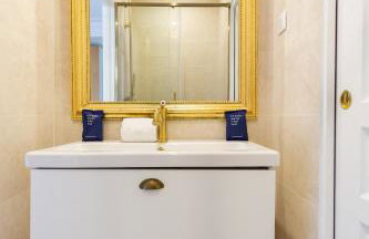 Le Marais - Iconic Penthouse with Balcony - Foto 12