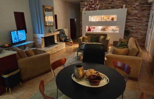 Villa Gomfoi Trikala - Smart Town BnB - Foto 40