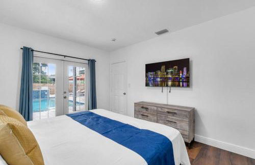 Hidden Gem 4 Bedroom Home with Private Pool & Game Room - Photo 13