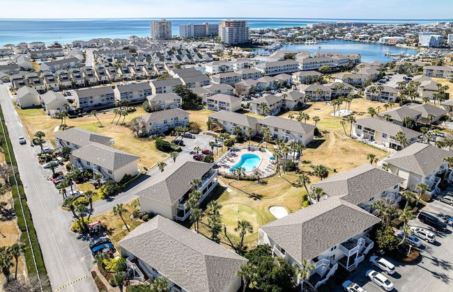 SPC 9232 is a Beautiful recently upgraded 2 BR with Free Beach Service by RedAwning - Foto 79