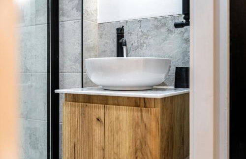 Newly renovated Atherton home by Train station - Foto 3