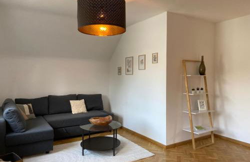 Großzügiger Komfort direkt am Waldrand - Foto 3