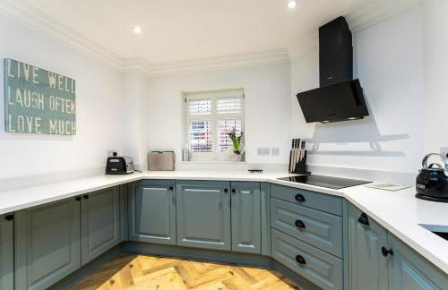 Two-Bedroom House in Beverley Centre with Parking - Foto 26