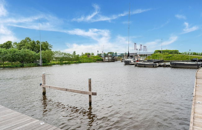 Relaxing Holiday Chalet by the Water in Grou - Foto 36