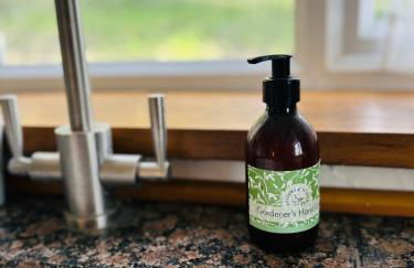 One bedroom converted barn - entire property - Foto 30