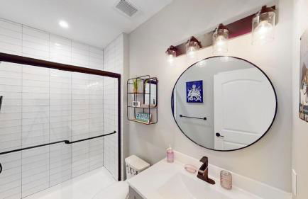 Beach House Steps away from the Boardwalk and Beach with Ocean Views in Seaside Heights! - Foto 51