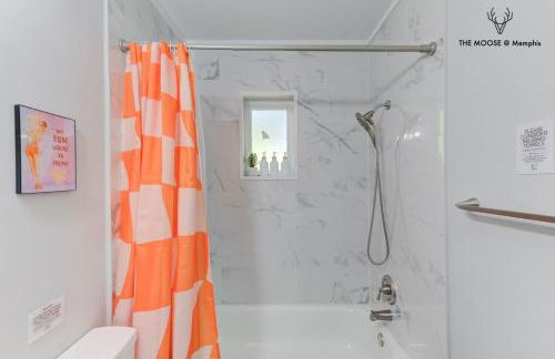 The Moose #10 - Stylish Loft with King Bed, Free Parking & Wi-Fi - Foto 52