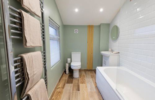 'Weston House' Newly Renovated Family and Workspace Business Cosy Home in Runcorn, Cheshire ENTIRE HOUSE - Foto 14