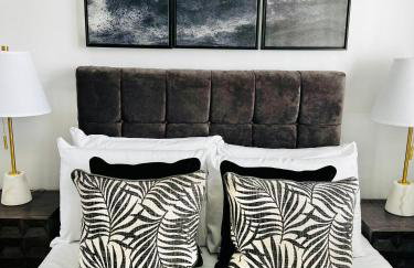 Modern 5 Bed 3 Bath House - Photo 14