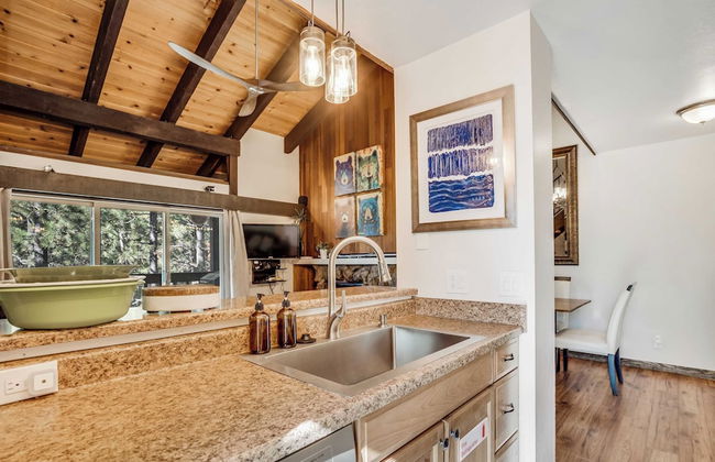 Pinegrove by Avantstay Beautiful Villas Condo Just Outside Tahoe City! - Foto 10