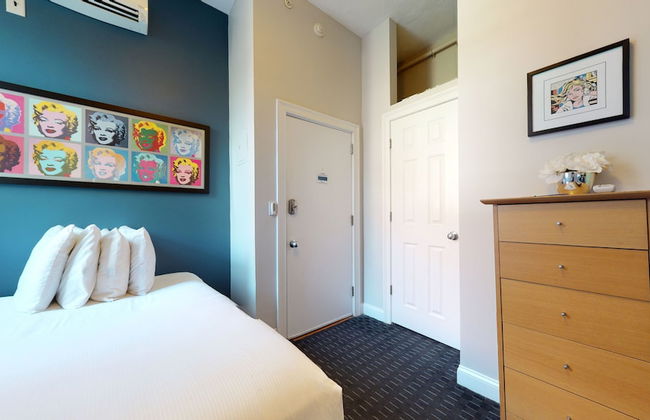 Maverick Suites at 400 Columbus Ave - Foto 4