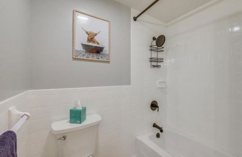 Bike to Cape Cod Sights Home with Backyard Oasis - Foto 16