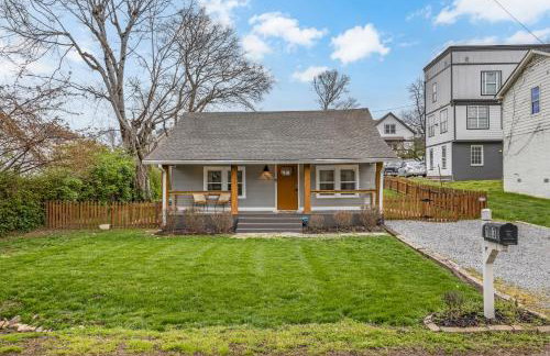 Space Cowboy - Huge yard, Firepit, close2downtown - Foto 10