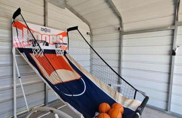 Modern Cabin with Arcade, Foosball Table and Fire Pit in Meadview, Arizona - Foto 16