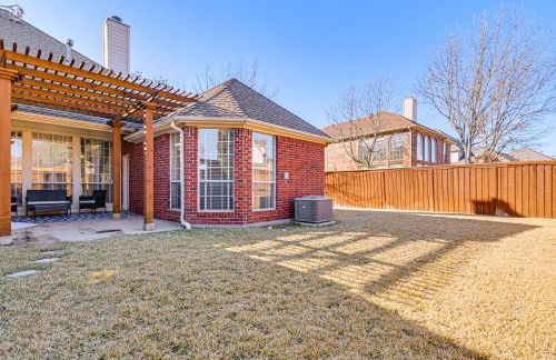 Elegant Home with Private Patio, 2 Mi to UTD Campus! - Photo 34