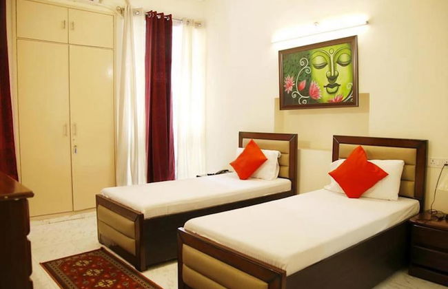 Room in Guest Room - Maplewood Guest House, Neeti Bagh, New Delhiit is a Boutiqu Guest House - Room 2 - Foto 2