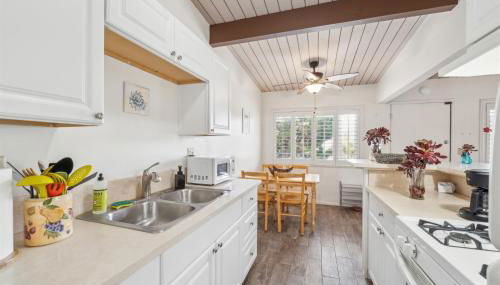 Beautiful 1 Bed Beach Condo #224 - Photo 5