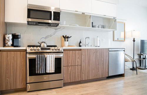 Luxury Apartment With The Hollywood Hills View - Photo 5