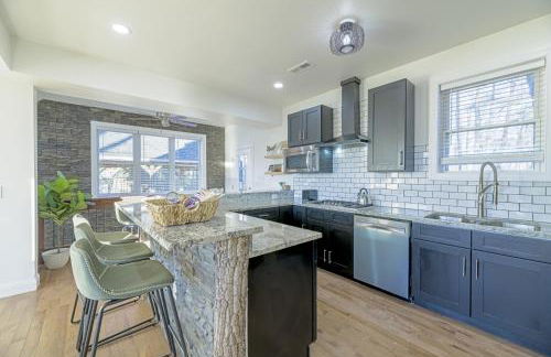 Ridgetop Hideaway 12-Guest Oasis with Hot Tub & Epic Views Near Winery Tours & Trails - Pets are allowed by request - Foto 33