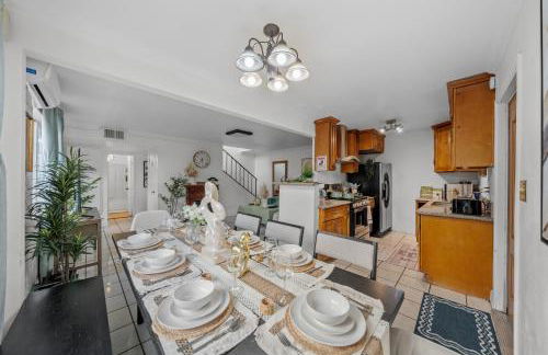 Entire Private Home with 4 Bedrooms 2 Bathrooms, Garage & Gated Yard, Near San Diego Gaslamp, Beach, Available Now - Foto 3