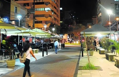 Flat Vista Mar Miolo Praia Canto Piscina Cama Queen Ar - Foto 24