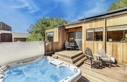 Urban Escape Compound - Photo 33